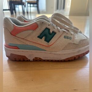 New Balance 550
Sea Salt Verdigris (Women's)